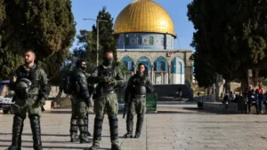 الاحتلال يمنع إقامة صلاة الجمعة الثالثة من رمضان في “الأقصى” ويواصل إغلاقه لليوم